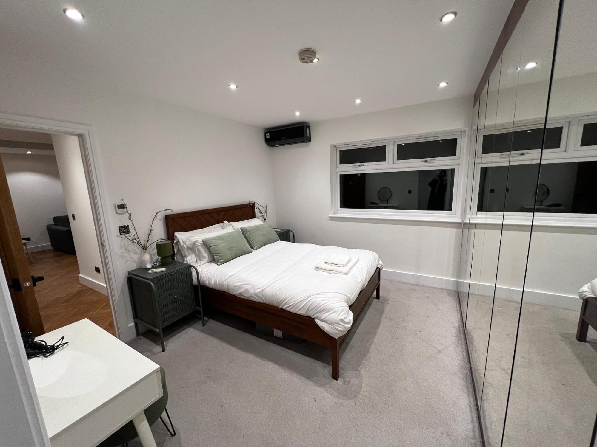 Streatham House - 2 Bedroom - Sleeps 6 - Free Wifi Streatham Vale Buitenkant foto