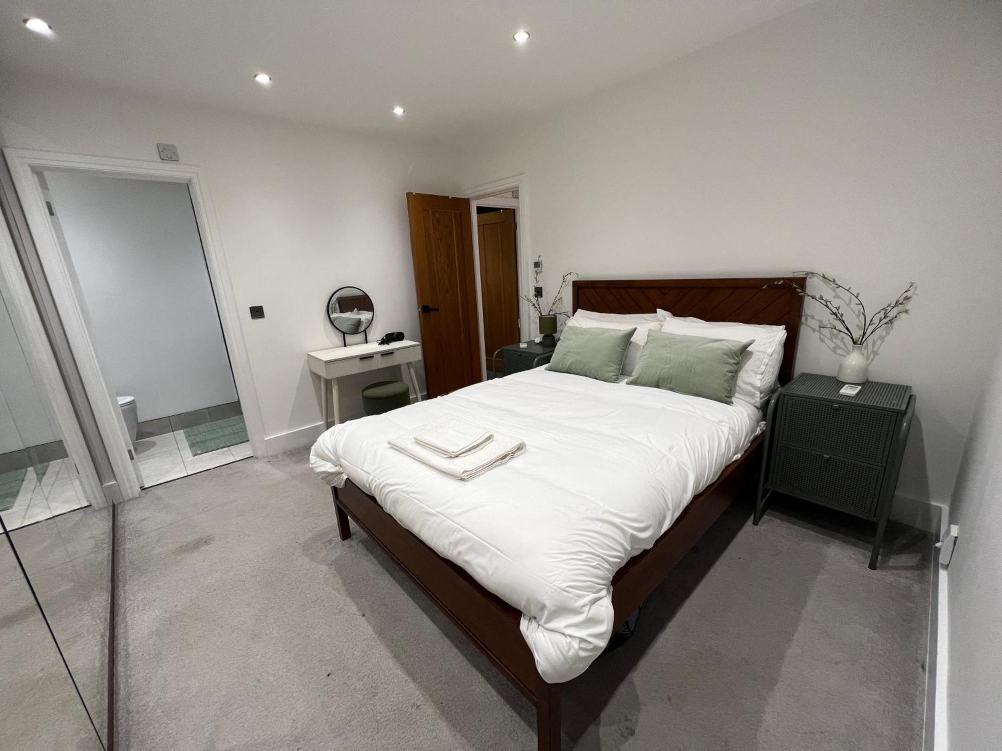 Streatham House - 2 Bedroom - Sleeps 6 - Free Wifi Streatham Vale Buitenkant foto