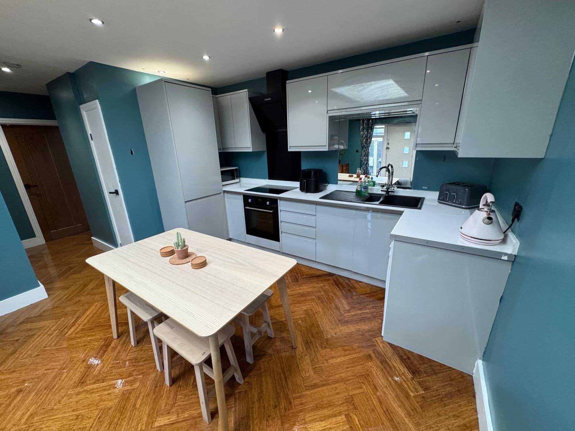 Streatham House - 2 Bedroom - Sleeps 6 - Free Wifi Streatham Vale Buitenkant foto